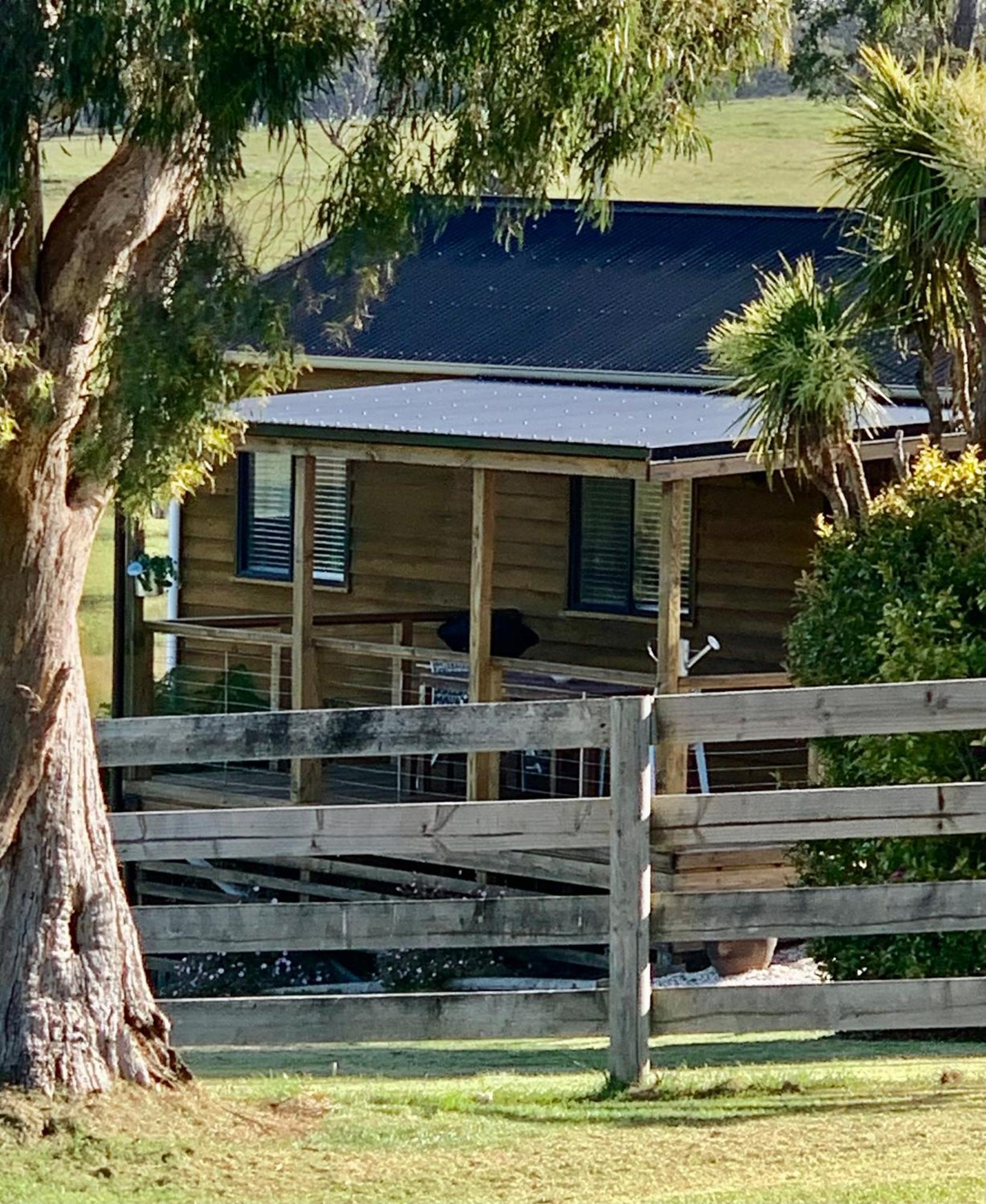 Hazelcreek Cottages Exeter Extérieur photo